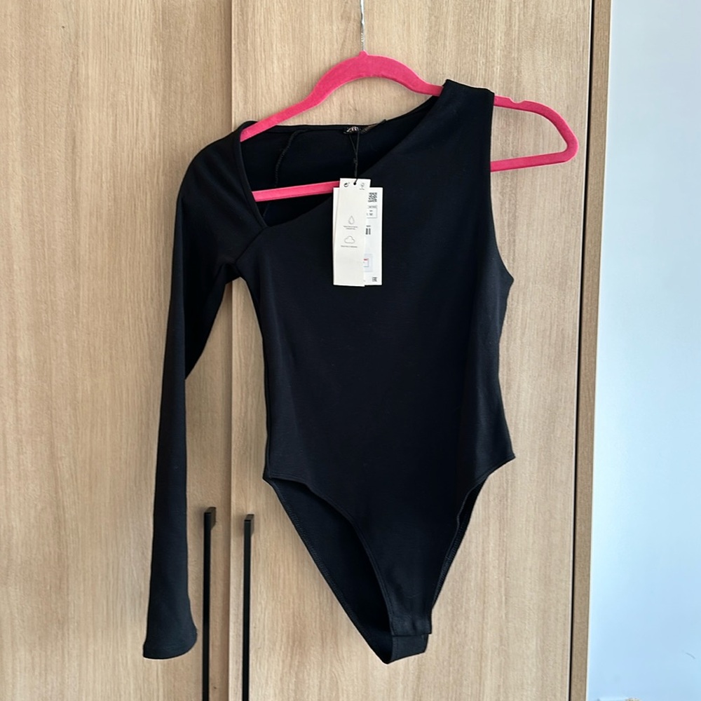 Zara one sleeve body suit